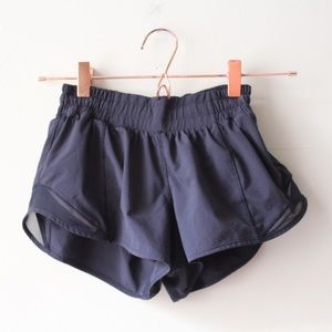 Lululemon Hotty Hot Shorts 2.5”